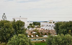 Hotel Masseria Calderisi  5*